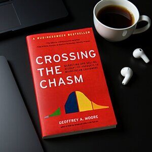 Crossing the Chasm Softcover | MBA Coursebook for College Success